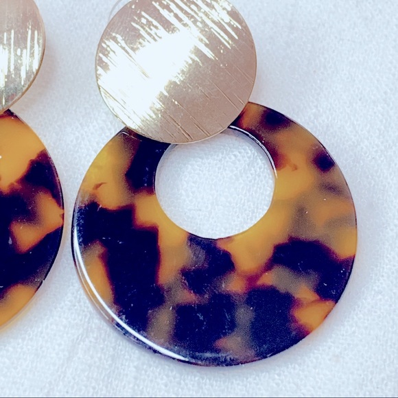 ❣️$25/3❣️ Tortoiseshell Pattern Resin Gold Plated Dangle Earrings - Picture 5 of 8